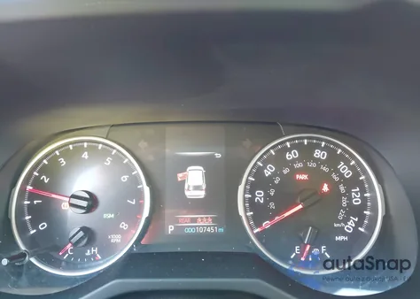 2020 Toyota Rav4 Xle z USA, uszkodzony, nr VIN JTMW1RFV2LD058980